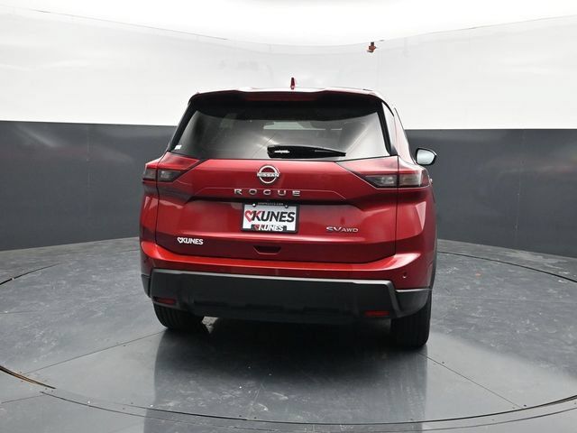 Used 2025 Nissan Rogue SV AWD/4WD image 7