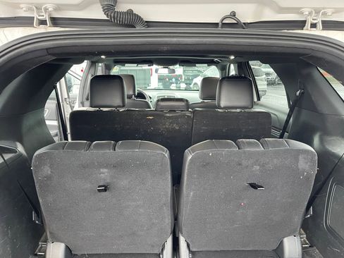 Used 2018 Ford Explorer Limited w/ Equipment Group 301A image 9