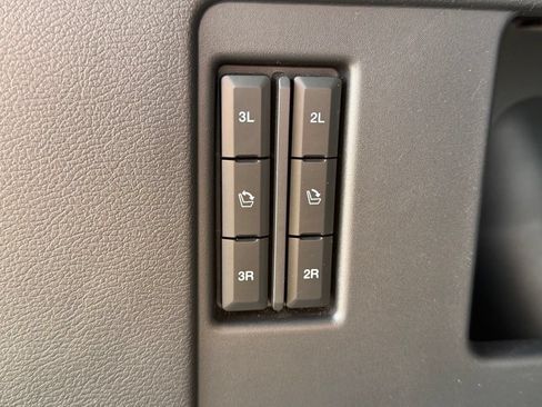 Used 2024 Ford Expedition Platinum RWD image 40