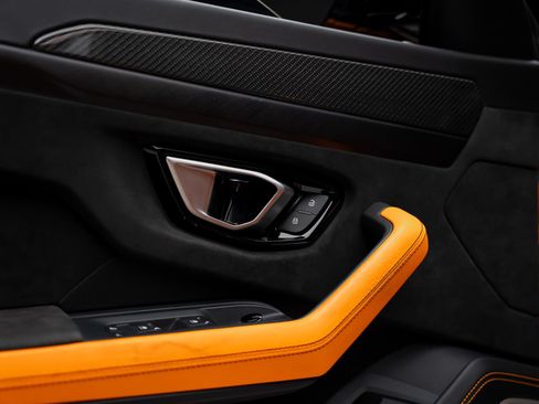 Used 2021 Lamborghini Urus AWD/4WD image 54