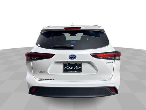 Used 2023 Toyota Highlander XLE AWD/4WD image 7