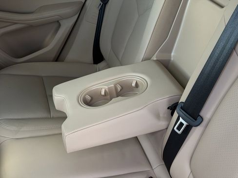 Used 2025 Porsche Macan image 42