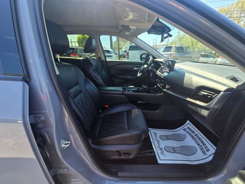 Used 2024 Nissan Rogue Platinum w/ Platinum Premium Package AWD/4WD image 17