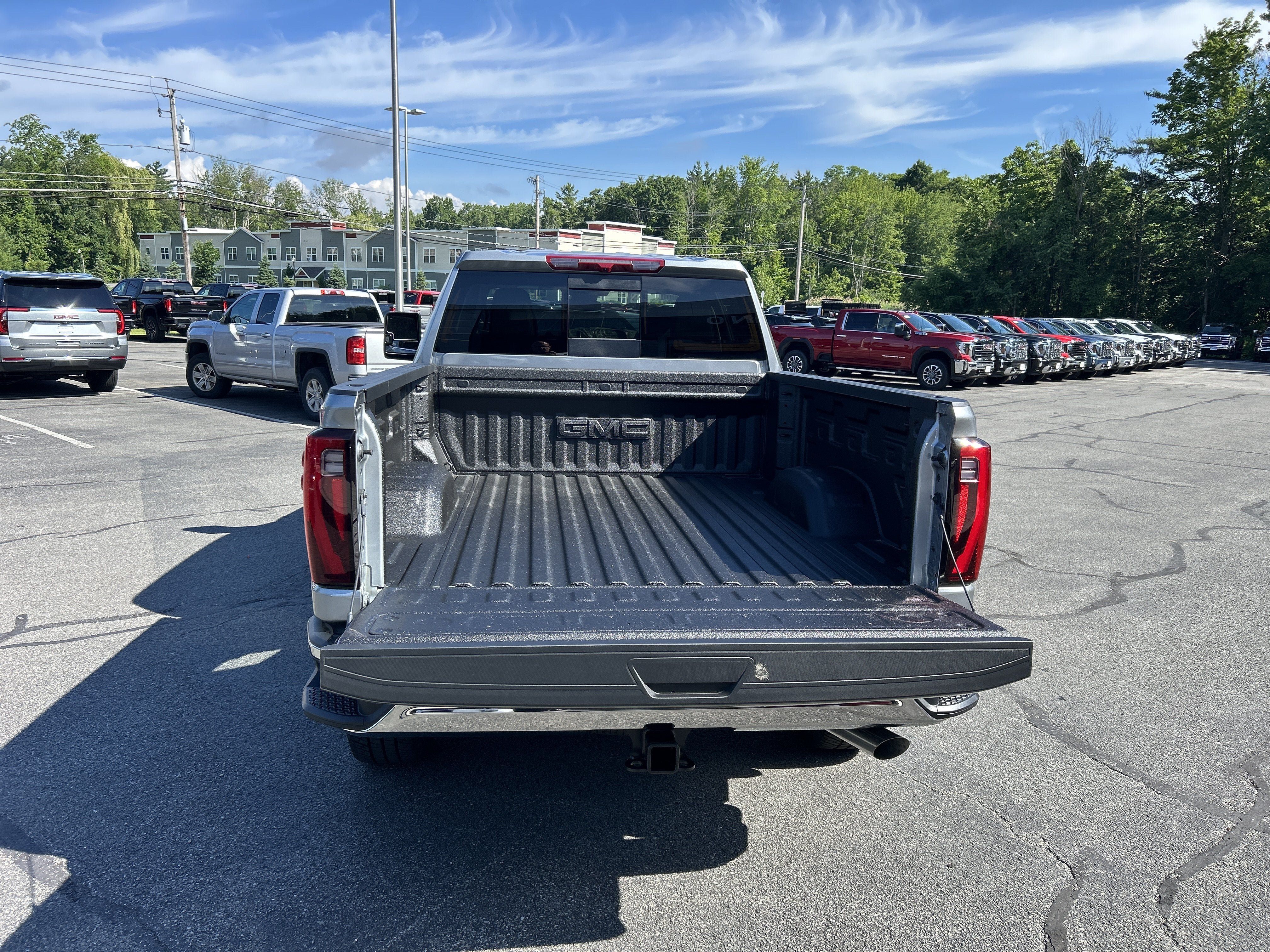 Used 2026 GMC Sierra 2500 SLT w/ SLT Premium Package AWD/4WD image 14