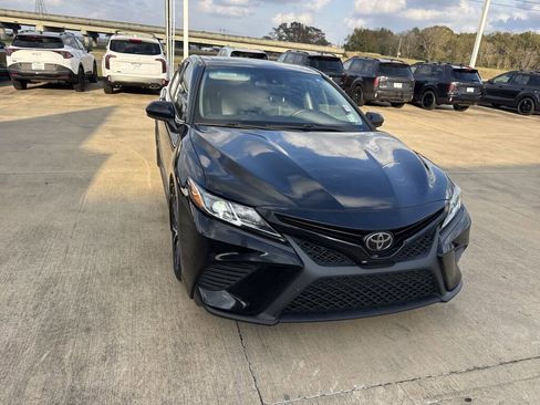 Used 2020 Toyota Camry SE image 7
