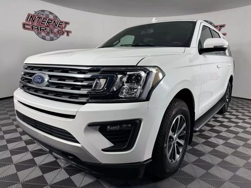 Used 2021 Ford Expedition XLT w/ Equipment Group 202A image 3