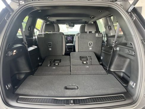 New 2025 Jeep Grand Cherokee L Laredo w/ Luxury Tech Group I image 15