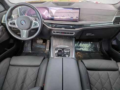 Used 2026 BMW X7 xDrive40i w/ M Sport Package image 19
