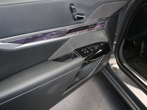 Certified 2026 BMW 740i w/ Executive Package RWD image 11