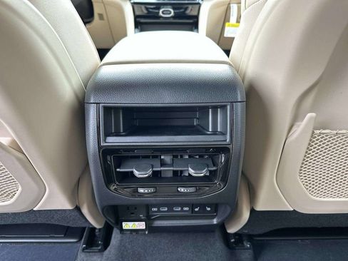 New 2026 Jeep Grand Cherokee Limited image 8