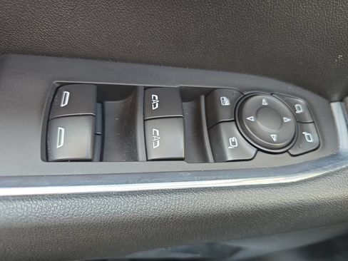 Used 2025 GMC Sierra 1500 SLT RWD image 28