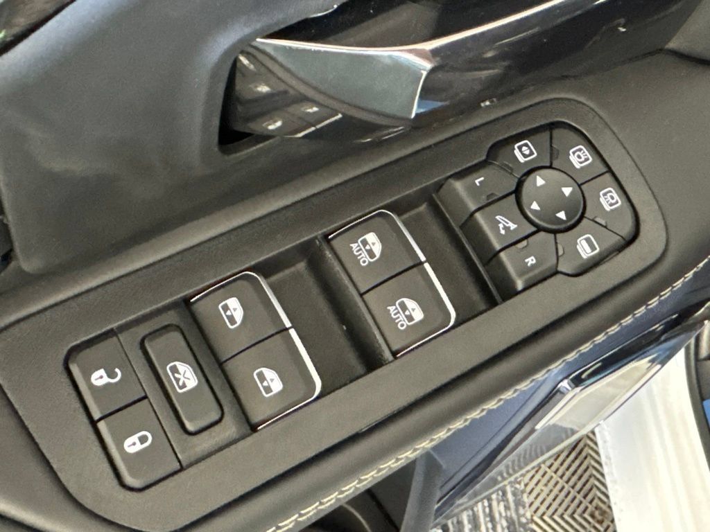 New 2027 RAM 2500 Limited AWD/4WD image 30
