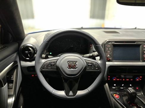 Used 2020 Nissan GT-R Premium image 36