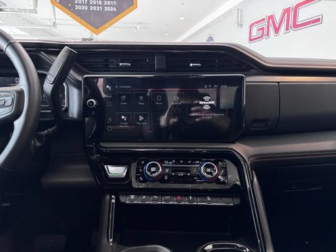 Certified 2024 GMC Sierra 2500 AT4 w/ AT4 Preferred Package AWD/4WD image 18