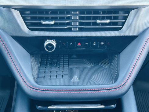 Used 2025 Ford Explorer ST-Line w/ Premium Package image 27