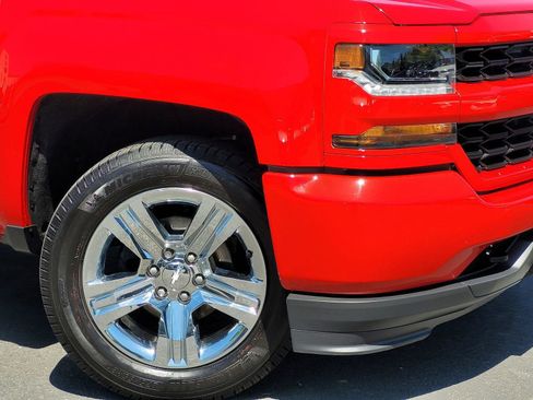 Used 2018 Chevrolet Silverado 1500 Custom w/ Custom Value Package RWD image 5