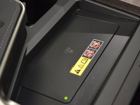 Used 2024 Lexus GX 550 w/ Accessory Package (Z1) image 32