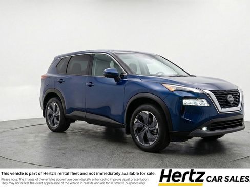 Used 2025 Nissan Rogue SV image 1