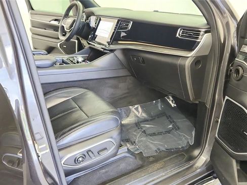 Used 2022 Jeep Wagoneer Series III w/ Convenience Group I AWD/4WD image 35