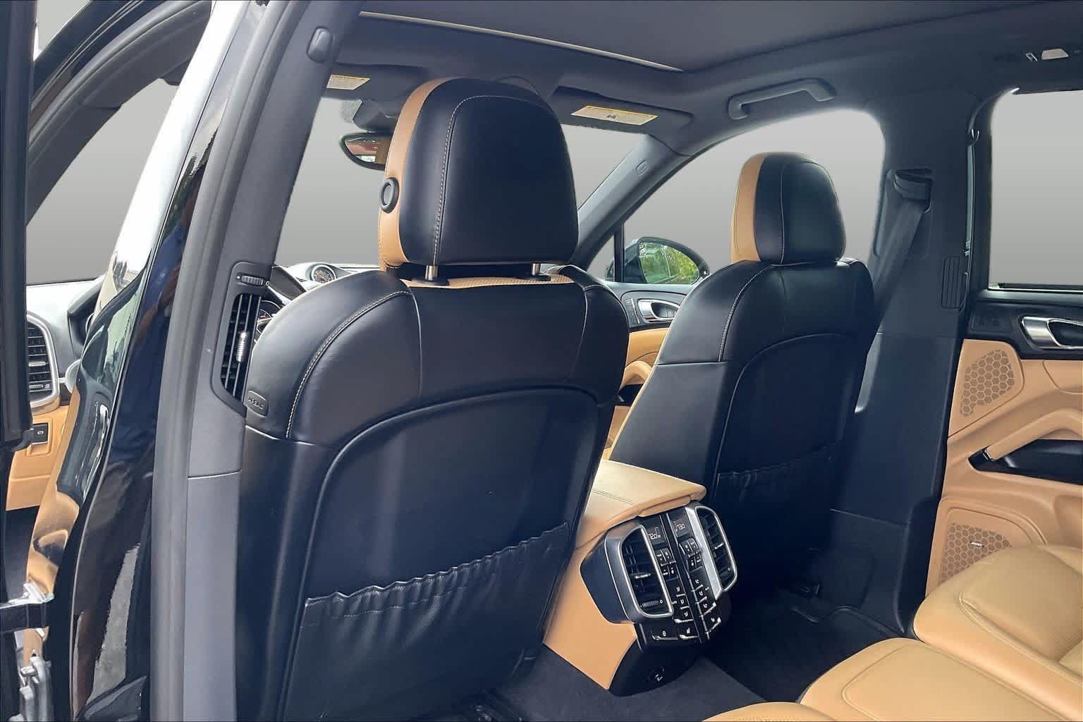 Used 2018 Porsche Cayenne AWD/4WD image 21