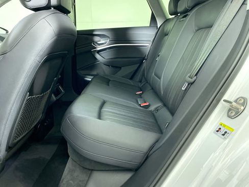 Certified 2022 Audi e-tron Premium Plus w/ Premium Plus Package image 22