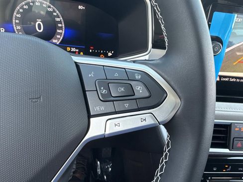 New 2025 Volkswagen Taos SE image 10