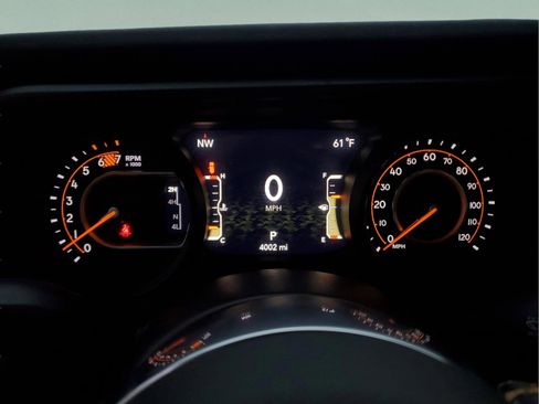 Used 2024 Jeep Wrangler Sahara image 31