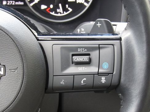 Used 2023 Nissan Rogue SL image 26