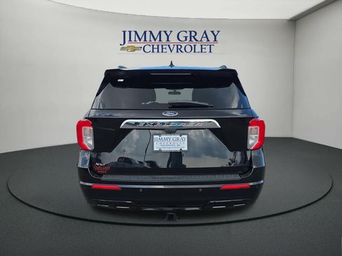 Used 2021 Ford Explorer XLT w/ Equipment Group 202A RWD image 4