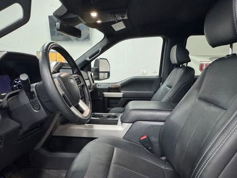 Used 2022 Ford F250 Lariat w/ Black Appearance Package image 32