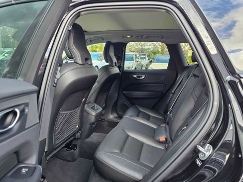 Used 2025 Volvo XC60 B5 Core w/ Climate Package image 20