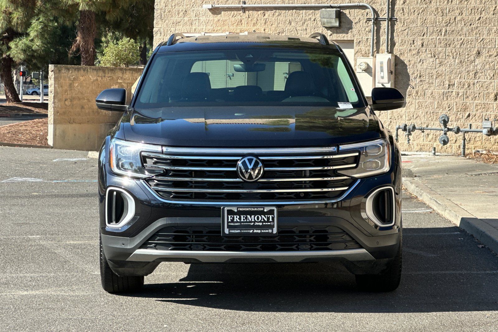 Used 2025 Volkswagen Atlas SE AWD/4WD image 8