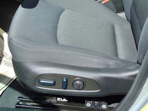 Used 2023 Chevrolet Malibu LT FWD image 16