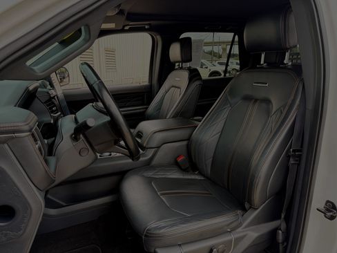 Used 2023 Ford Expedition Platinum RWD image 11