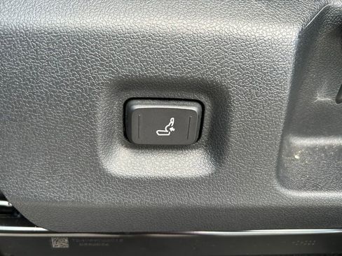 Certified 2024 Toyota Tacoma SR5 w/ SR5 Upgrade Package RWD image 17