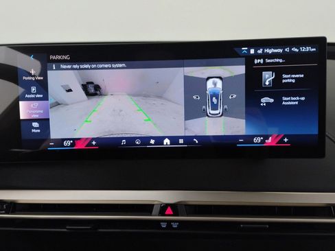 Used 2025 BMW iX xDrive50 w/ Premium Package image 23