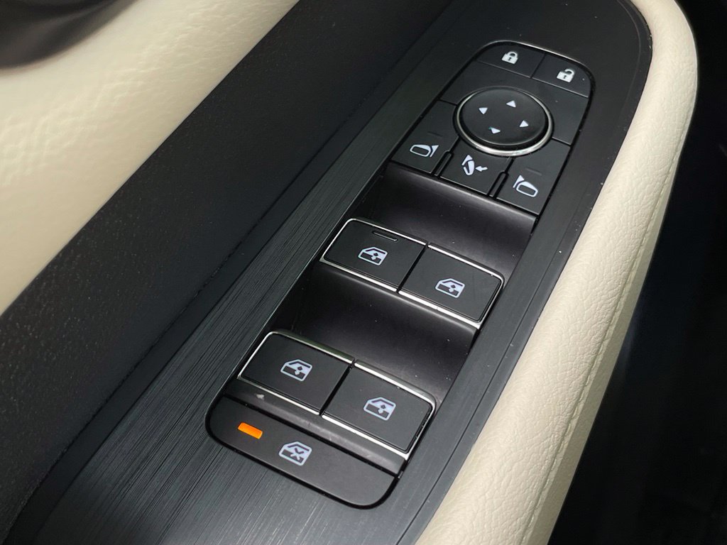 Used 2025 Nissan Armada Platinum RWD image 13