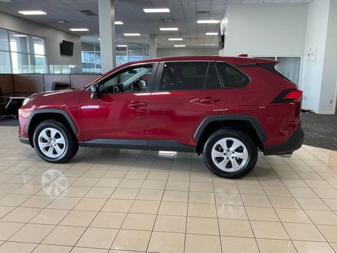 Used 2025 Toyota RAV4 LE AWD/4WD image 5