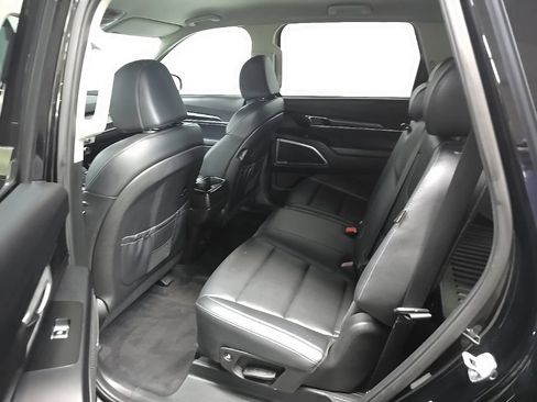 Used 2023 Kia Telluride LX AWD/4WD image 32