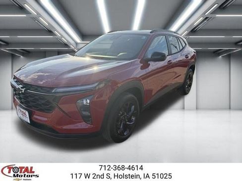 New 2026 Chevrolet Trax LT w/ Sunroof Package FWD image 4