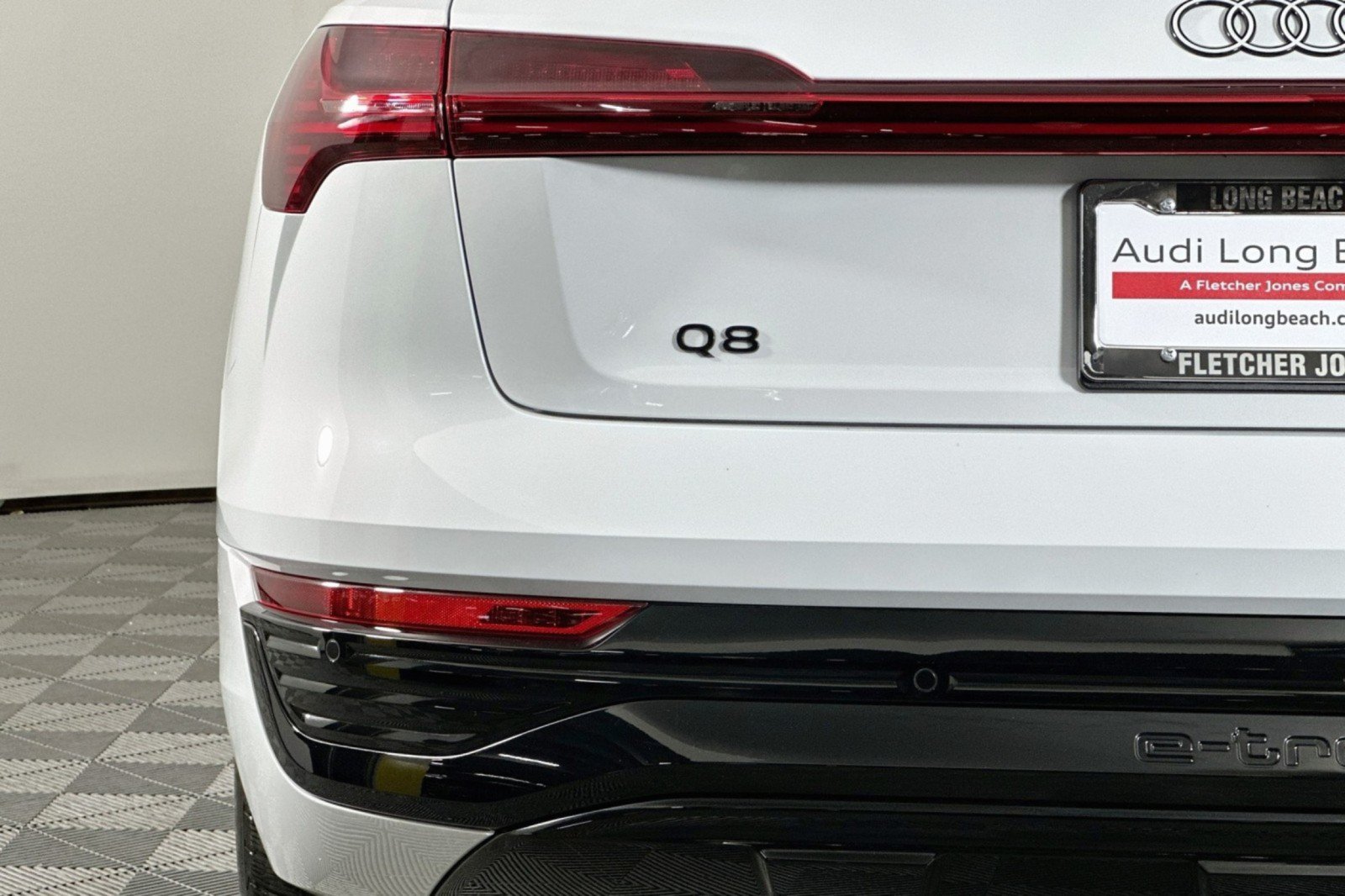 Used 2024 Audi Q8 e-tron Premium Plus w/ Premium Plus Package AWD/4WD image 17