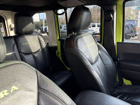 Used 2016 Jeep Wrangler Unlimited Sahara w/ Connectivity Group image 11