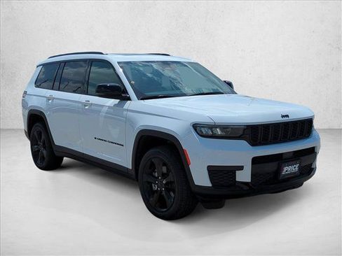 Used 2024 Jeep Grand Cherokee L Altitude AWD/4WD image 3
