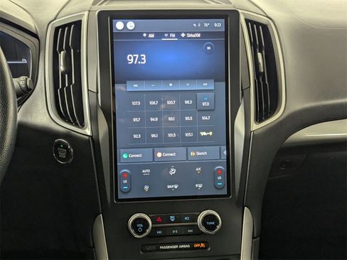 Used 2022 Ford Edge SE w/ Black Appearance Package image 19