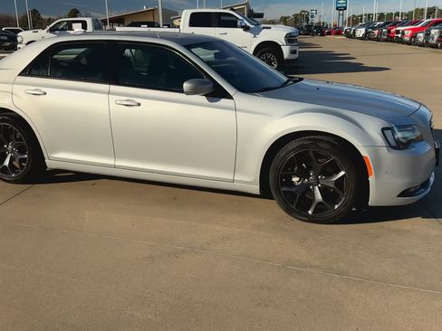 Used 2023 Chrysler 300 S image 2