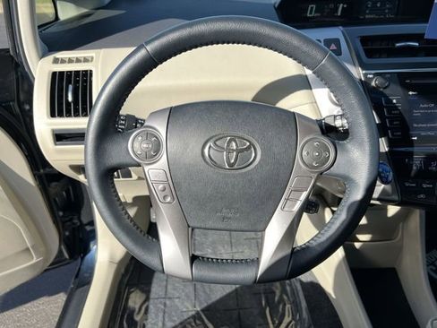 Used 2017 Toyota Prius V Five w/ Carpet Mat Package image 12