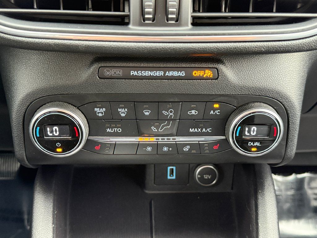 Used 2020 Ford Escape Titanium AWD/4WD image 17