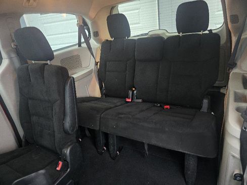 Used 2015 Dodge Grand Caravan SE w/ Quick Order Package 29E SE image 7