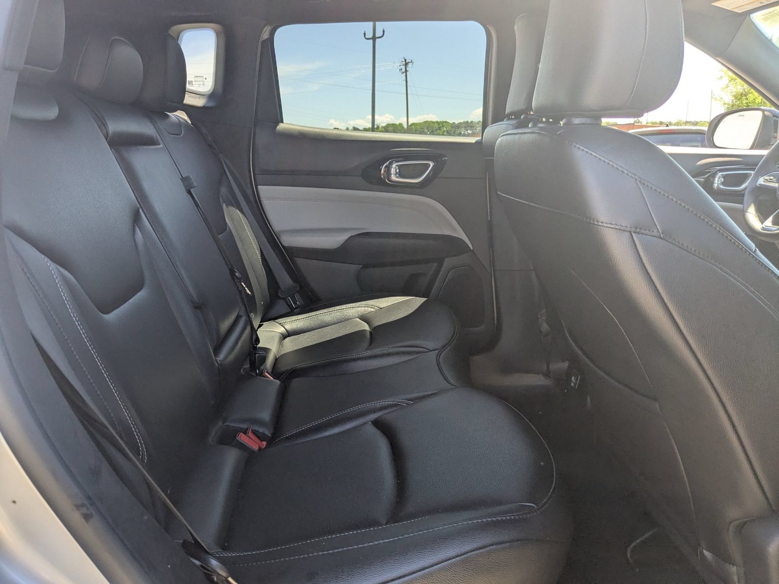 Used 2025 Jeep Compass Limited AWD/4WD image 33