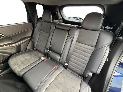 Used 2024 Mitsubishi Outlander SE image 16